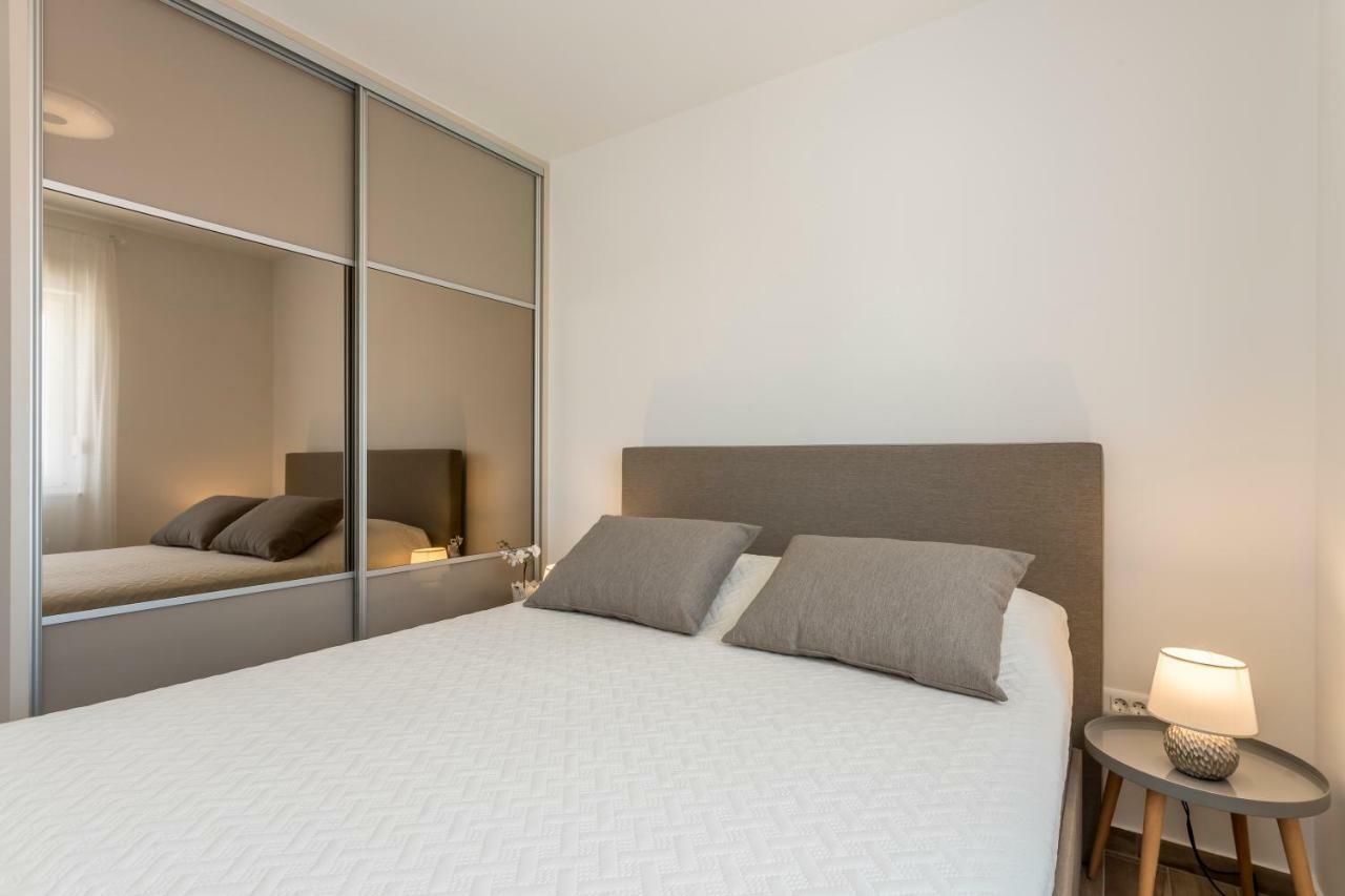 Luxury View Apartments Rogoznica  Bagian luar foto